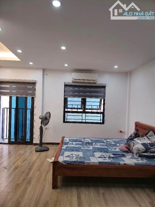 Ngô Gia Tự - Nhà đẹp 51m2 dân xây 4 tầng, ngõ thông ô tô. Ở sướng - 2