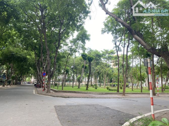 Bán gấp biệt Thự Việt Hưng 200mx4tầng - Mặt Phố ô tô tải tránh, xung quoanh 3 vườn hoa - 14