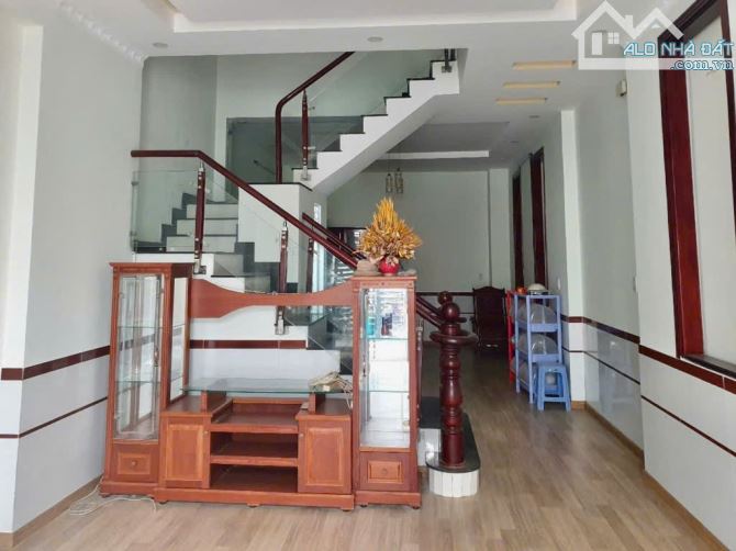 SIÊU PHẨM 3TẦNG MỚI ĐẸP,DT67M(4.5x15)NGAY VINCOME LÊ VĂN VIỆT QUẬN 9,HẺM XE HƠI,CHỈ 7.7TỶ - 2