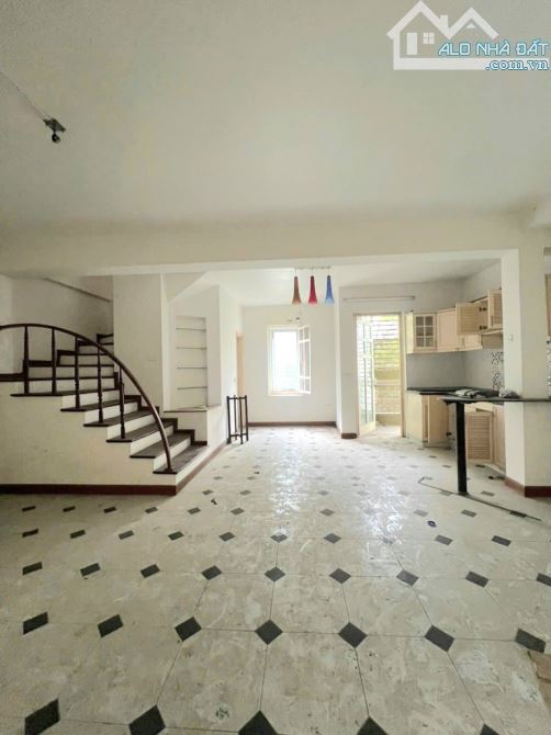 103M2 - LÔ GÓC - Ô TÔ TRÁNH - NGÕ THÔNG - KINH DOANH - CỰC HIẾM BÁN - PHỐ LINH LANG - 2
