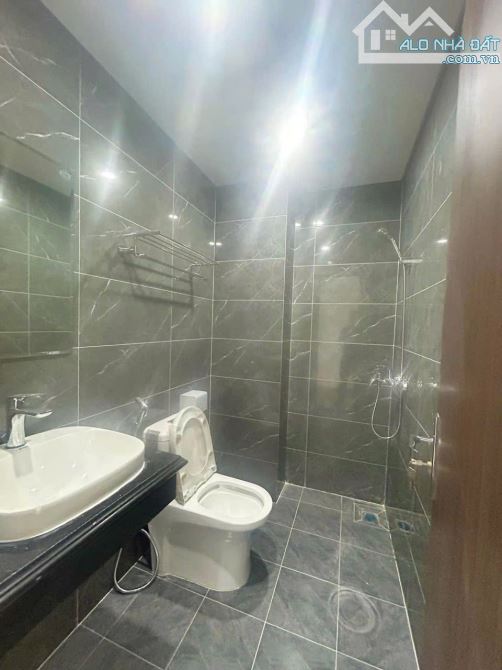 Nhà đẹp ở ngay Ngọc Khánh Ba Đình. Sổ A4 51m, 5 tầng MT3m5 Giá 15 tỷ Ngõ ô tô tránh - 3