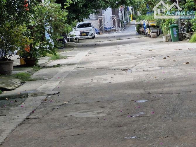 "Bán nhà 2 tầng - Đường số 2 - Tăng Nhơn Phú B -  Quận 9 .Giá bán:5, xtỷ(TL)  .Diện tích: - 3
