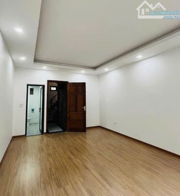 SIÊU HIẾM -BÁN NHÀ BỒ ĐỀ –MT RỘNG- VỊ TRÍ ĐẸP – Ô TÔ VÀO –KINH DOANH BẤT CHẤP 7TỶ25 - 3