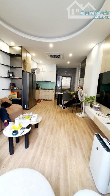 HỘ KHẨU GIA THỤY DÂN XÂY 6 TẦNG THANG MÁY - GARA - Ô TÔ ĐỖ CỬA - NHỈNH 18 TỎI - 3