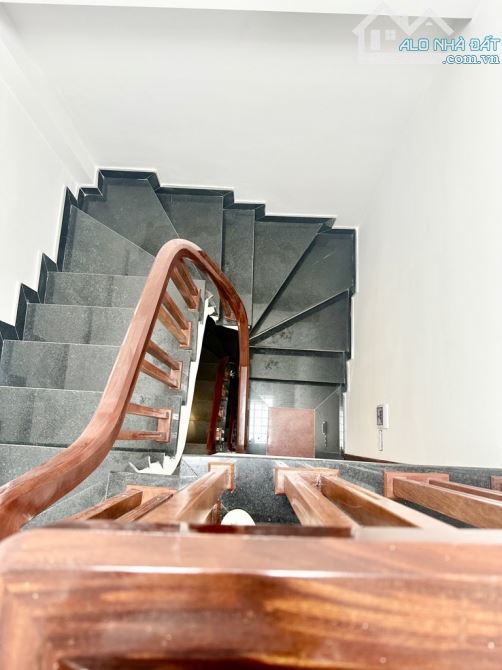 HÀNG XÓM UBND HUYỆN THANH TRÌ, 34,6M2 4 TẦNG GIÁ 5,85 TỶ - 3