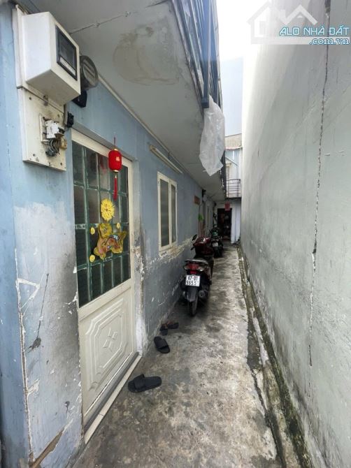 Nhà C4 dưới 79 triệu m Ngang 4.5 x 15 trung tâm Q4 - 2