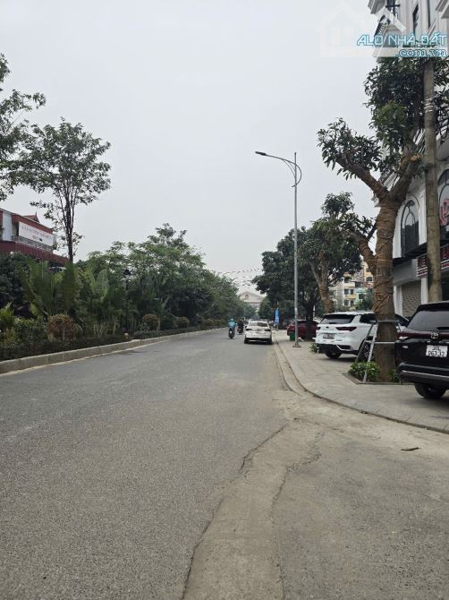 Bán đất gần cổng đô thị Hinode Royal Park, 140 m2, giá tốt. - 3