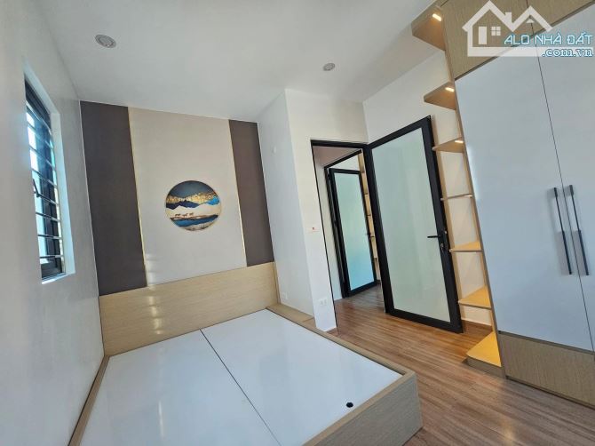 Chính chủ cần bán căn nhà 3 tầng ngõ cạnh trường mầm non Tài Năng Việt ,Đô thị newland - T - 3