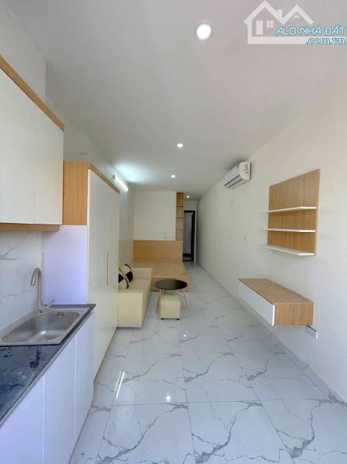 BÁN GẤP TÒA CCMN 8 TẦNG MỚI ĐẸP - DOANH THU 120 TRIỆU/THÁNG - Oto vào nhà. P Nguyễn Ngọc N - 3