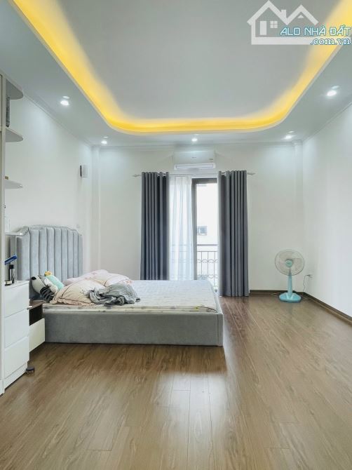 BÁN NHÀ GIANG BIÊN 36M2 5T Ô TÔ ĐỖ CẠNH NHÀ, HÀNG XÓM VINCOM LONG BIÊN 5.X TỶ - 3