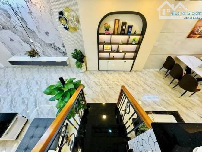 VINCOME QUANG TRUNG P10 , HẺM 1 trục , 4,2X12 TẶNG NỘI THẤT CHỈ 5TỶ550 - 3