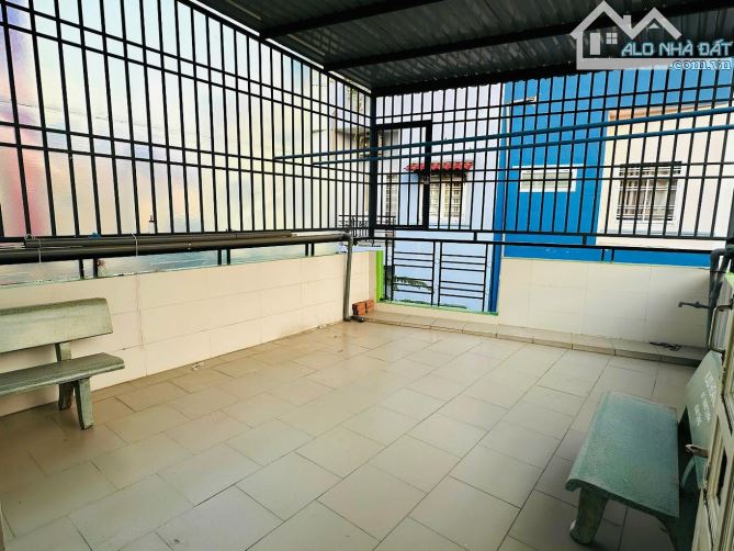 50M2 - HẺM XE HƠI 6M - XE HƠI VÀO NHÀ - 3TẦNG - 3PN,3WC - GẦN AEON TÂN PHÚ - - 3
