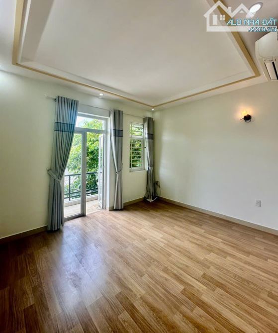 SIÊU PHẨM 3TẦNG MỚI ĐẸP,DT67M(4.5x15)NGAY VINCOME LÊ VĂN VIỆT QUẬN 9,HẺM XE HƠI,CHỈ 7.7TỶ - 3