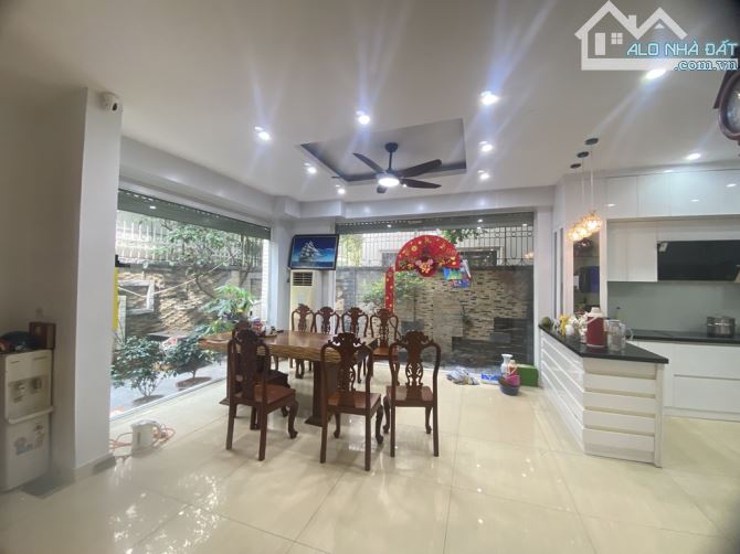 Bán nhà khu đô thị Việt Hưng 198m2 xây 4 tầng , gara ô tô , vỉa hè rộng đường ô tô tránh - 3