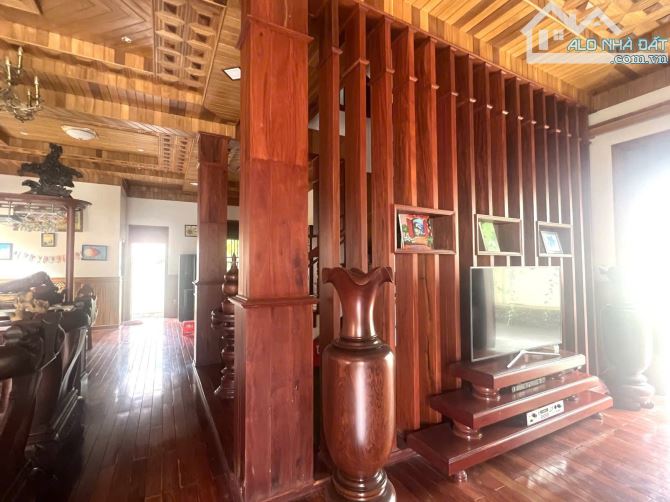Bán BIỆT THỰ 555m2 Đông Hòa, FULL nội thất Gỗ quý hiếm,cực kì mát - 4