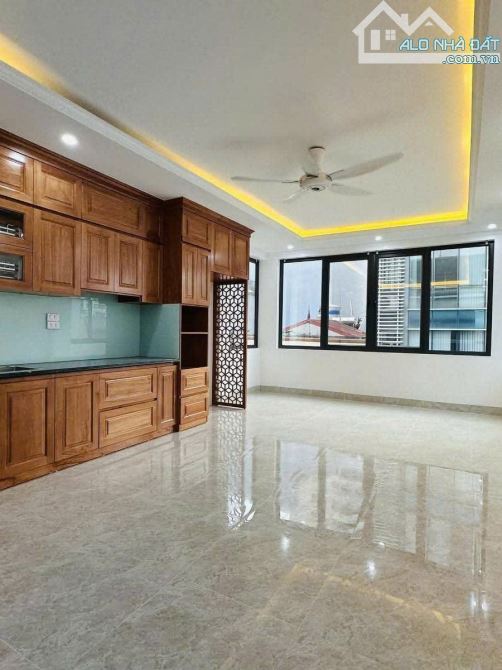 TOÀ NHÀ VĂN PHÒNG PHÂN LÔ VỈA HÈ THANG MÁY 7 TẦNG - OTO TRÁNH 65M*7T CHỈ 32 TỶ. - 4