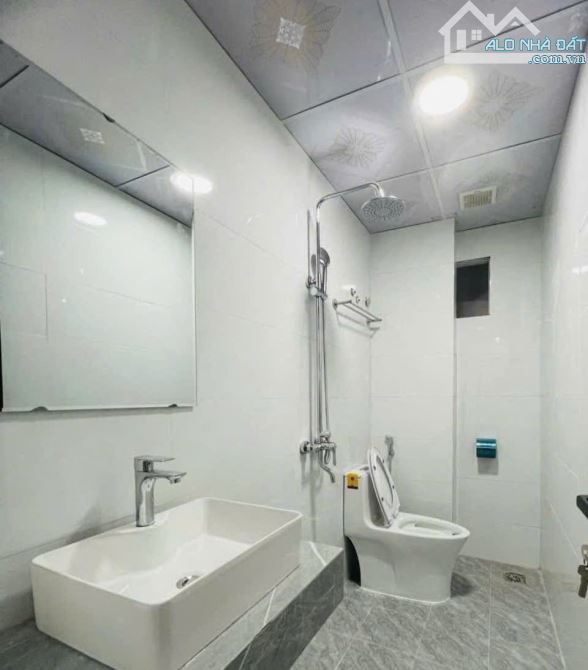 SIÊU HIẾM -BÁN NHÀ BỒ ĐỀ –MT RỘNG- VỊ TRÍ ĐẸP – Ô TÔ VÀO –KINH DOANH BẤT CHẤP 7TỶ25 - 4