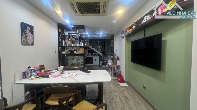 BÁN NHÀ BỜ SÔNG SÉT 61M2 – GIÁ ĐÃ GIẢM CHỈ 25 TỶ – 2 CĂN THÔNG SÀN - Ô TÔ TRÁNH - 4