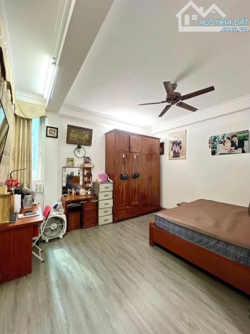 NHÀ TRUNG TẢ VĂN CHƯƠNG - ĐỐNG ĐA - 5 TẦNG - MẶT TIỀN 7.5M - CÁCH PHỐ 30M - 4