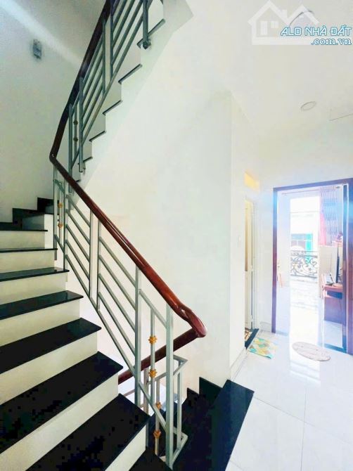 🧨 NHÀ ĐẸP GIÁP QUẬN 6, GẦN CHỢ BÌNH TRỊ ĐÔNG - 48M2, 4 TẦNG - HẺM 6M XE HƠI THÔNG👉5 TỶ 2 - 4