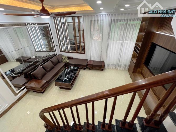BÁN NHÀ ĐẸP – TRUNG TÂM CẦU GIẤY – CÁCH Ô TÔ 10M – GẦN HỒ – NHÀ MỚI 6 TẦNG – FULL NỘI THẤT - 4
