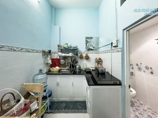 1/ ĐẤT THÁNH - P6 - TÂN BÌNH - DTSD 67M2 - 2 TẦNG BTCT - 5.X TỶ - 4