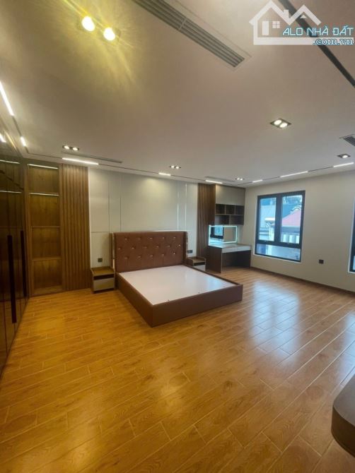 Bán nhà Nguyễn Văn Cừ,Long Biên 7 tầng,52m,mt4.7m oto vào nhà nhỉnh 18 tỷ - 4