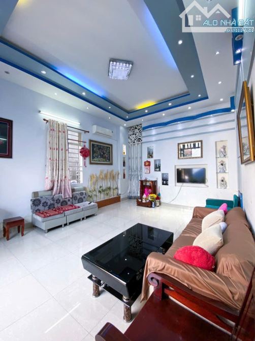MẶT TIỀN KINH DOANH NGAY TỈNH LỌ 10 VÀI BƯỚC QUA KHU SẦM UẤT TÊN LỬA DT 200M2 CHỈ 16 TỶ - 4