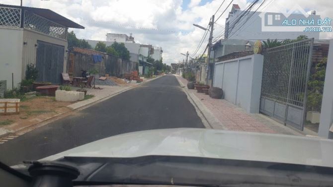 Cho thuê 580 m2 Kho và sân gần chợ An Thới có điện 3 pha - 5