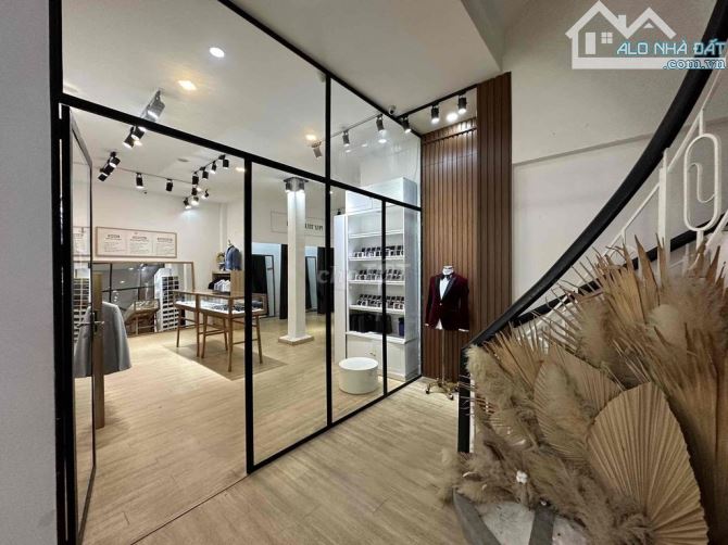 Biệt thự MT Nguyễn Thành Ý - DT: 7,2*16 - hầm, 4 tầng - 43 tỷ TL(Khan hiếm) - 5