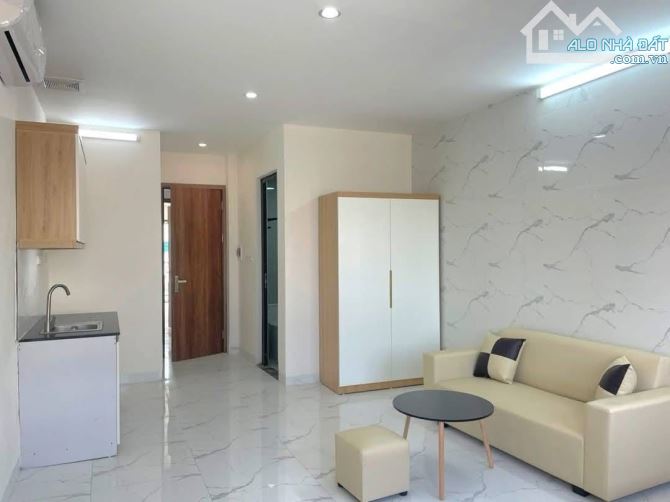BÁN GẤP TÒA CCMN 8 TẦNG MỚI ĐẸP - DOANH THU 120 TRIỆU/THÁNG - Oto vào nhà. P Nguyễn Ngọc N - 6