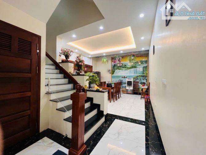 BÁN NHÀ BIỆT THỰ LIỀN KỀ GIẢI PHÓNG - GIÁP BÁT VỈA HÈ KINH DOANH 70M 5 TẦNG 17 TỶ - 6