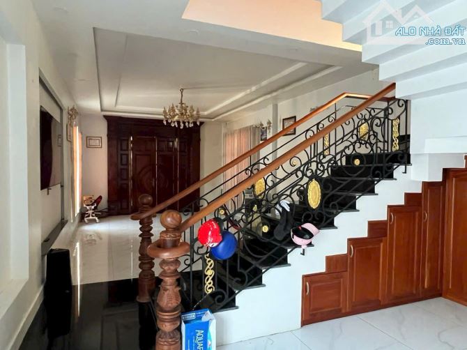 Biệt thự view sông xã Phước Lợi, Bến Lức dt 347m2 1 lầu 3pn 2wc giá 7 tỷ - 7