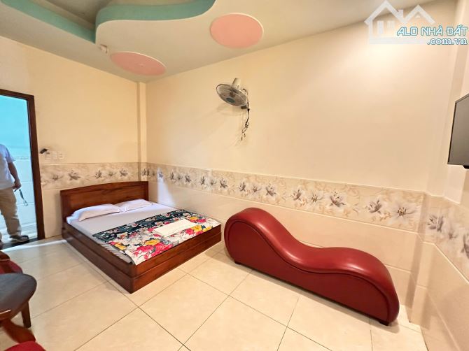 BÁN TOÀ KHÁCH SẠN 19P, MT ĐƯỜNG ,P PHƯỚC LONG B, TP.THỦ ĐỨC - 6.1x26m- giá chào: 24.7 tỷ - 7