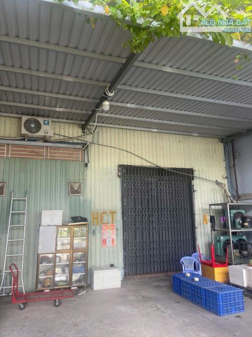 Cho thuê 580 m2 Kho và sân gần chợ An Thới có điện 3 pha - 8