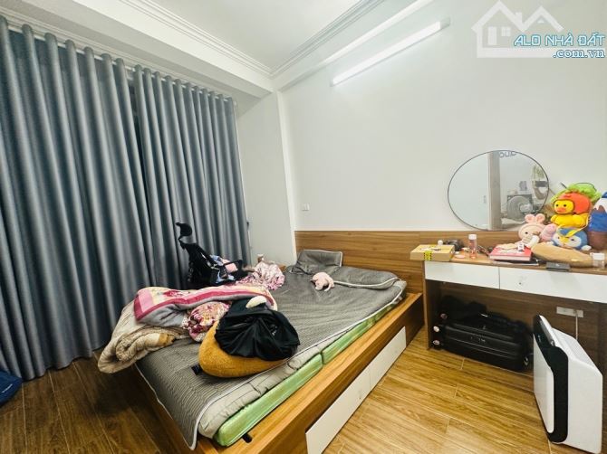Duy Nhất! Bán nhà 39m2, 6 Tầng Thang Máy, Mặt Tiền Khủng 7m, Trung Tâm Cầu Giấy, 8.x tỷ - 8