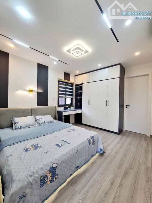 BÁN NHÀ ĐỘI CẤN, 43M2, MT 4M, 5 TẦNG, CÁCH PHỐ 50M, 2 THOÁNG TRƯỚC SAU, GIÁ 9 TỶ, NT ĐẸP - 9