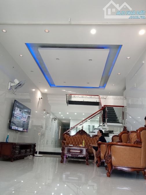 HOT BÁN GẤP NHÀ 3 TẦNG 3 MÊ ĐÚC - NGUYỄN PHƯỚC NGUYÊN DT KHỦNG 157M2 NGANG 5M NHỈNH 7TY - 9