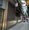 Nhà dân xây, gần phố, mặt ngõ, kinh doanh tốt, nhiều tiện ích,  DT 53m2, Gía bán 11.2 tỷ.