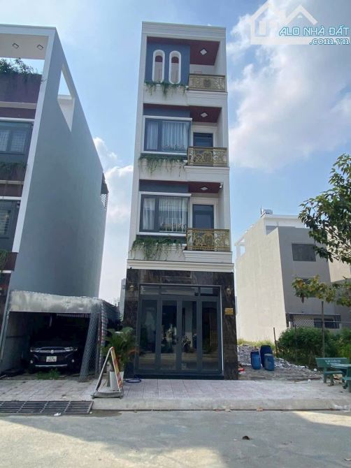 Kẹt Tiền Bán Nhà TP Dĩ An ,DT:76m2,4Tầng, 4x19 giá 6,5tỷ
