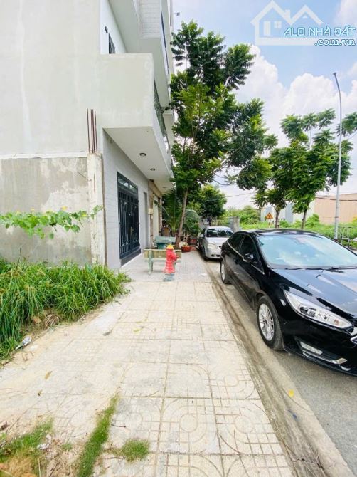 Bán Đất thổ cư  QL1A, phường AN PHÚ ĐÔNG,Q12, dt 50,5m²(5,5x9,5). Hẻm 12m.giá 3,85 tỷ