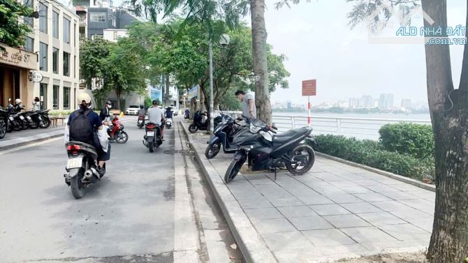 Bán nhà MP Nguyễn Đình Thi - Mảnh đất vàng, nở hậu view hồ tuyệt đẹp siêu hiếm giá 52.6 tỷ