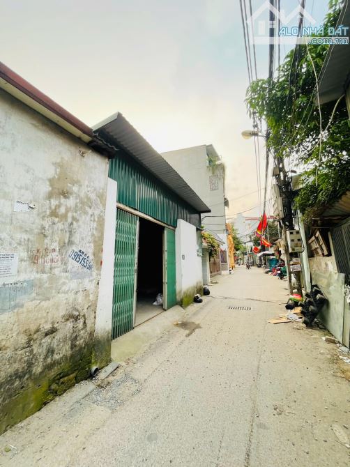 BÁN NHÀ ĐỊNH CÔNG HẠ . Ô TÔ . DT 120 M . NHÀ 3 TẦNG . MT 6 M. GIÁ 20 TỶ