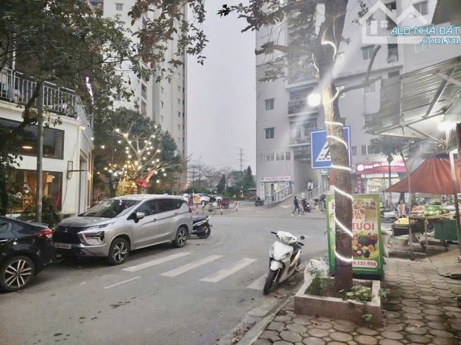 BÁN NHÀ PHÂN LÔ VỈA HÈ , LÔ ÁP GÓC , KINH DOANH, YÊN NGHĨA , DT 86 M, MT 6M , GIÁ 17TỶ