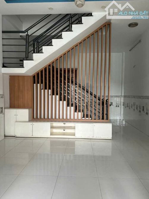 Bán nhà 5*17m hẻm bự Nguyễn Thị Nghé. Thới Tam Thôn.HM