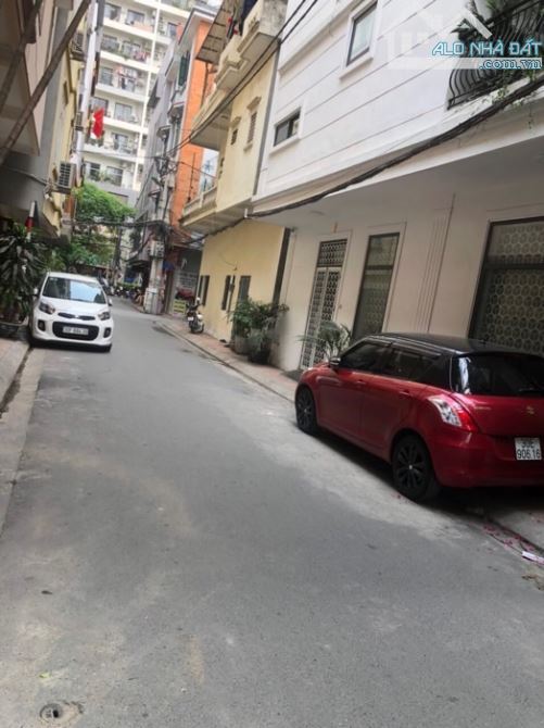 Bán nhà Khu phân lô quân đội Xuân La, dt47m, gara ô tô 7 chỗ, 2 thoáng, kinh doanh.