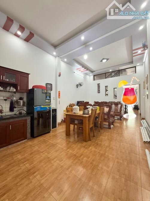 NHÀ 2 Lầu MT PHAN CHU TRINH - Ngay Trần Nhật Duật KD sầm Uất - Kiên cố đẹp như hình 16tỷ