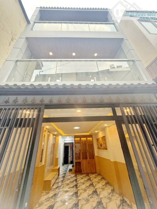 Bán nhà đẹp 2 lầu gần HXH đường Dương Bá Trạc P.2 Quận 8