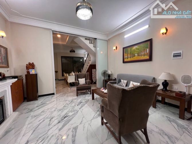 Nhà 5 tầng Dân xây Ngô Gia Tự, thang máy, full nội thất, ngõ ô tô 52m, MT 4.7m, nhỉnh 9tỷ