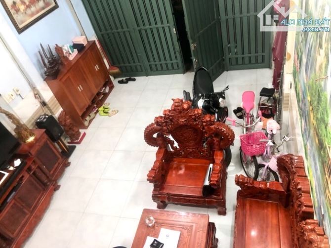 NGAY SIÊU THỊ E-MART  NHÀ 1TRỆT 1Lầu 2 NP DT 4.5 x 11  6.2TỶ- VỊ TRÍ CỰC ĐẸp